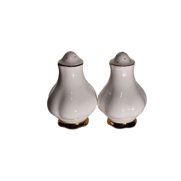 Royal Albert Val D'or Salt Pepper Shakers 3"  white gold trim fine china England - Picture 2 of 9